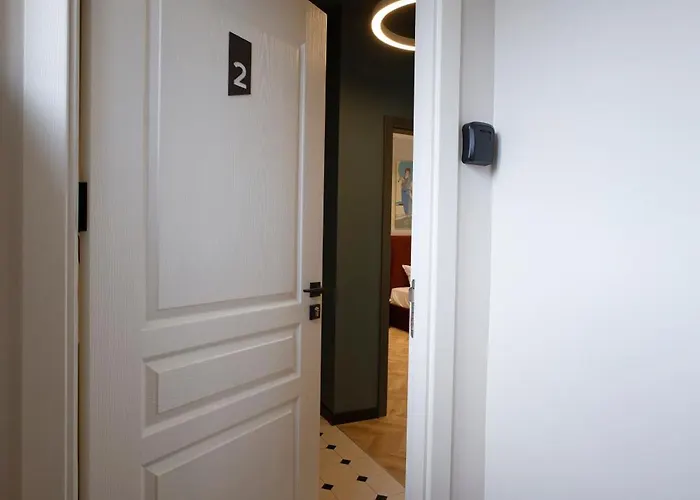 Tsaribrod Design ヴァルナ